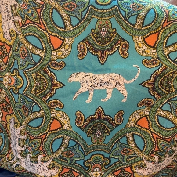 Pottery Barn Cat Scarf Print Pillow Cover, 20" x 20", Rare, Out of Print - Picture 4 of 12